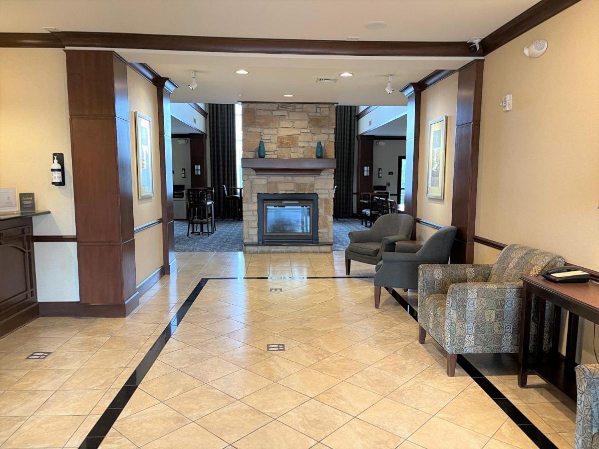 Staybridge Suites Milwaukee West-Oconomowoc By Ihg Buitenkant foto