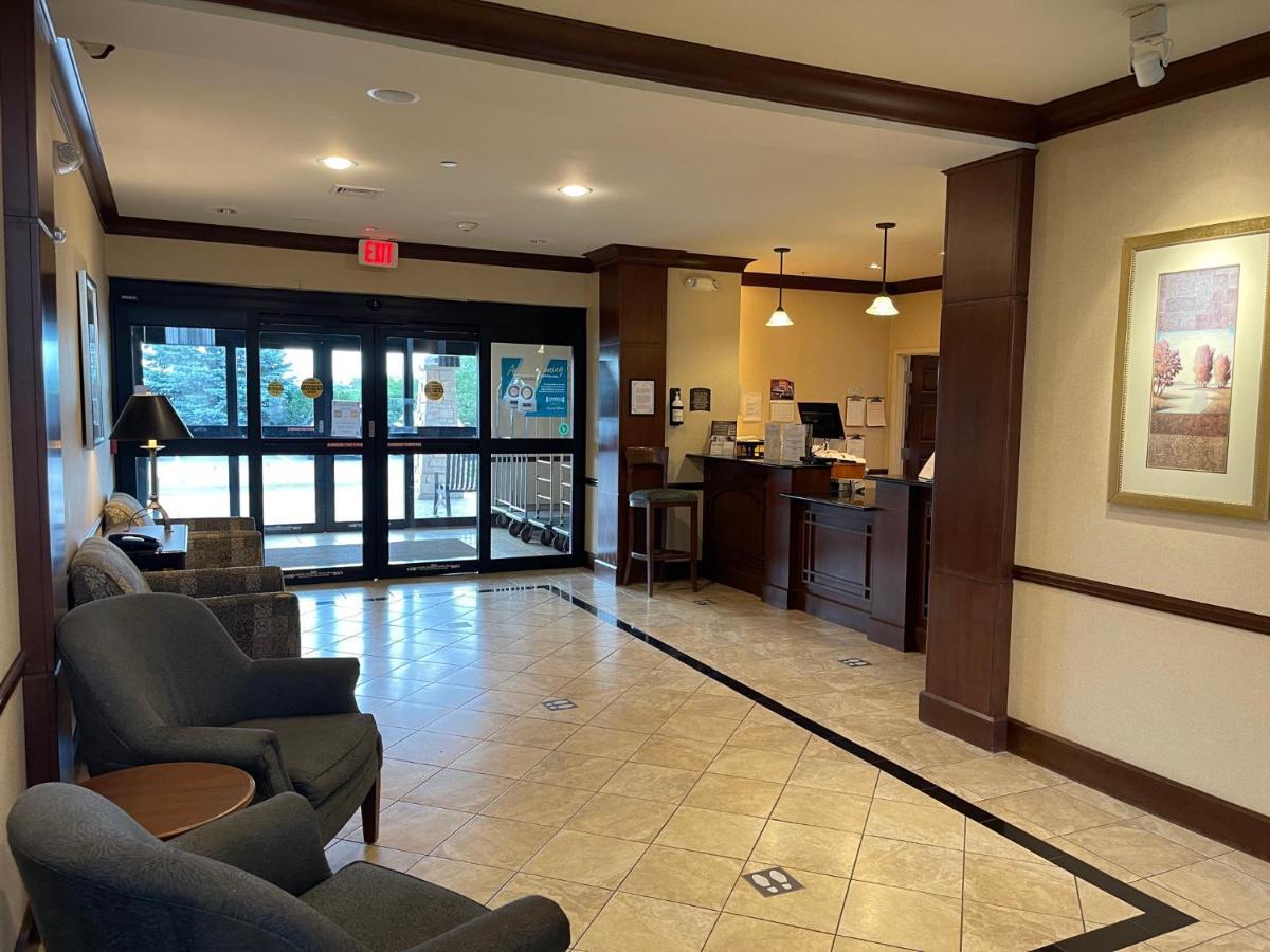 Staybridge Suites Milwaukee West-Oconomowoc By Ihg Buitenkant foto