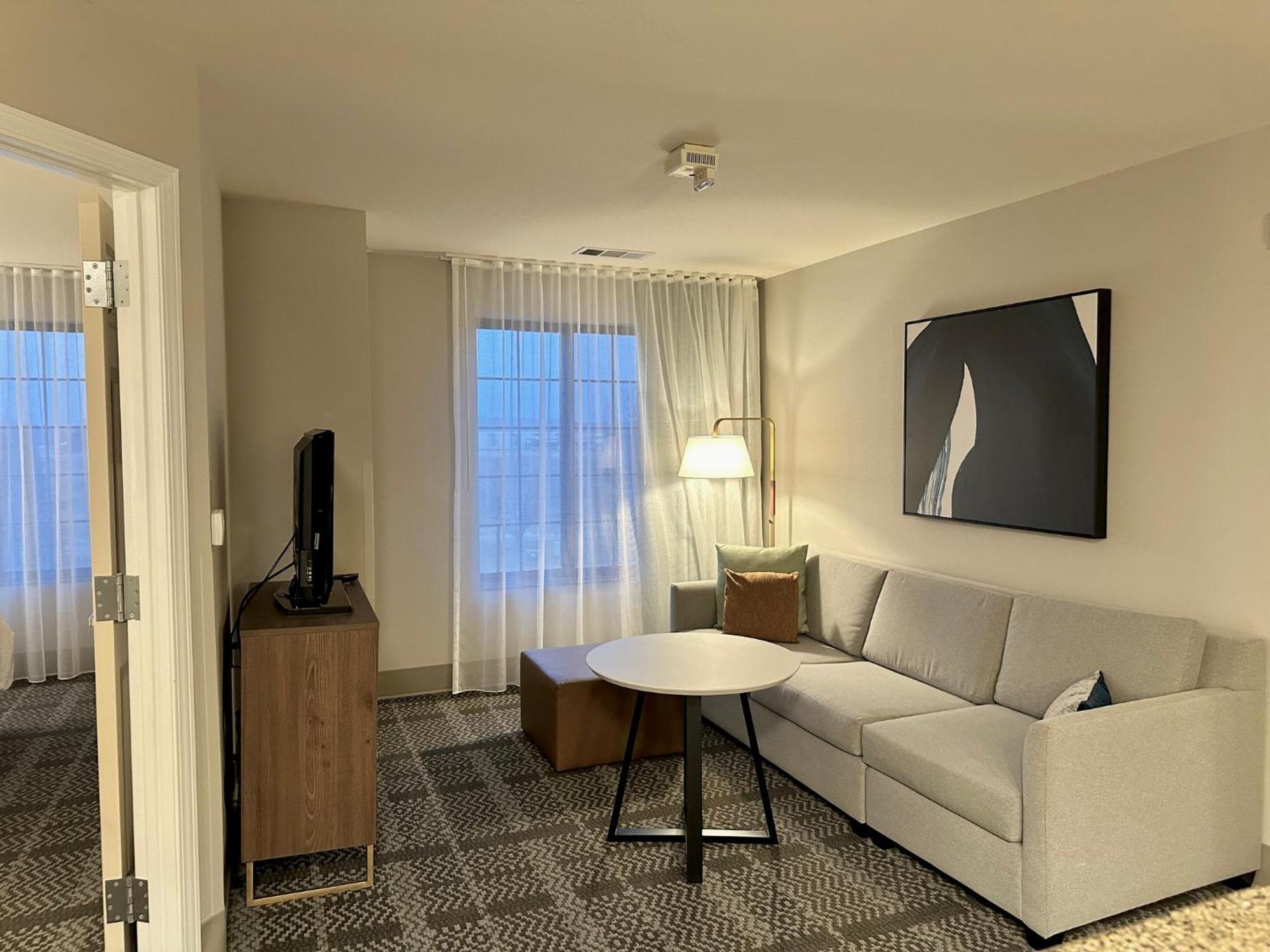 Staybridge Suites Milwaukee West-Oconomowoc By Ihg Buitenkant foto