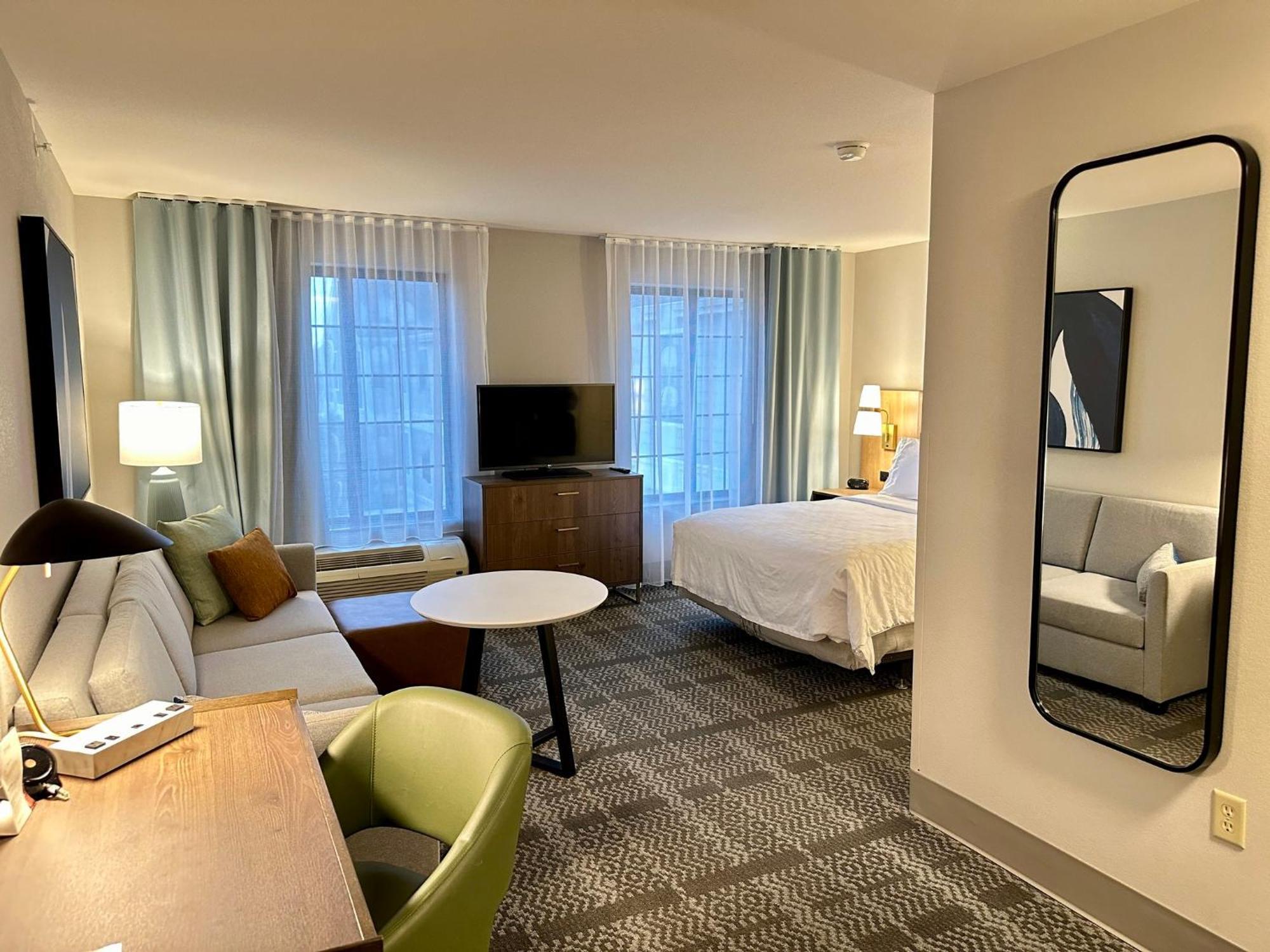 Staybridge Suites Milwaukee West-Oconomowoc By Ihg Buitenkant foto