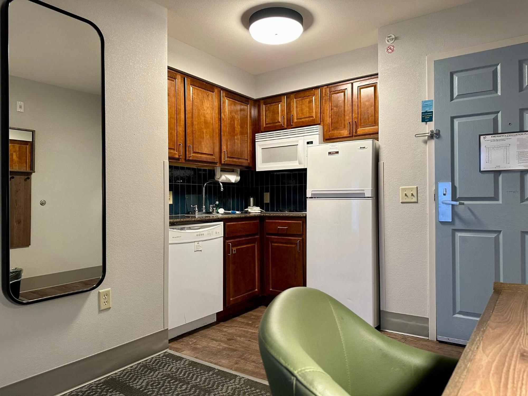 Staybridge Suites Milwaukee West-Oconomowoc By Ihg Buitenkant foto