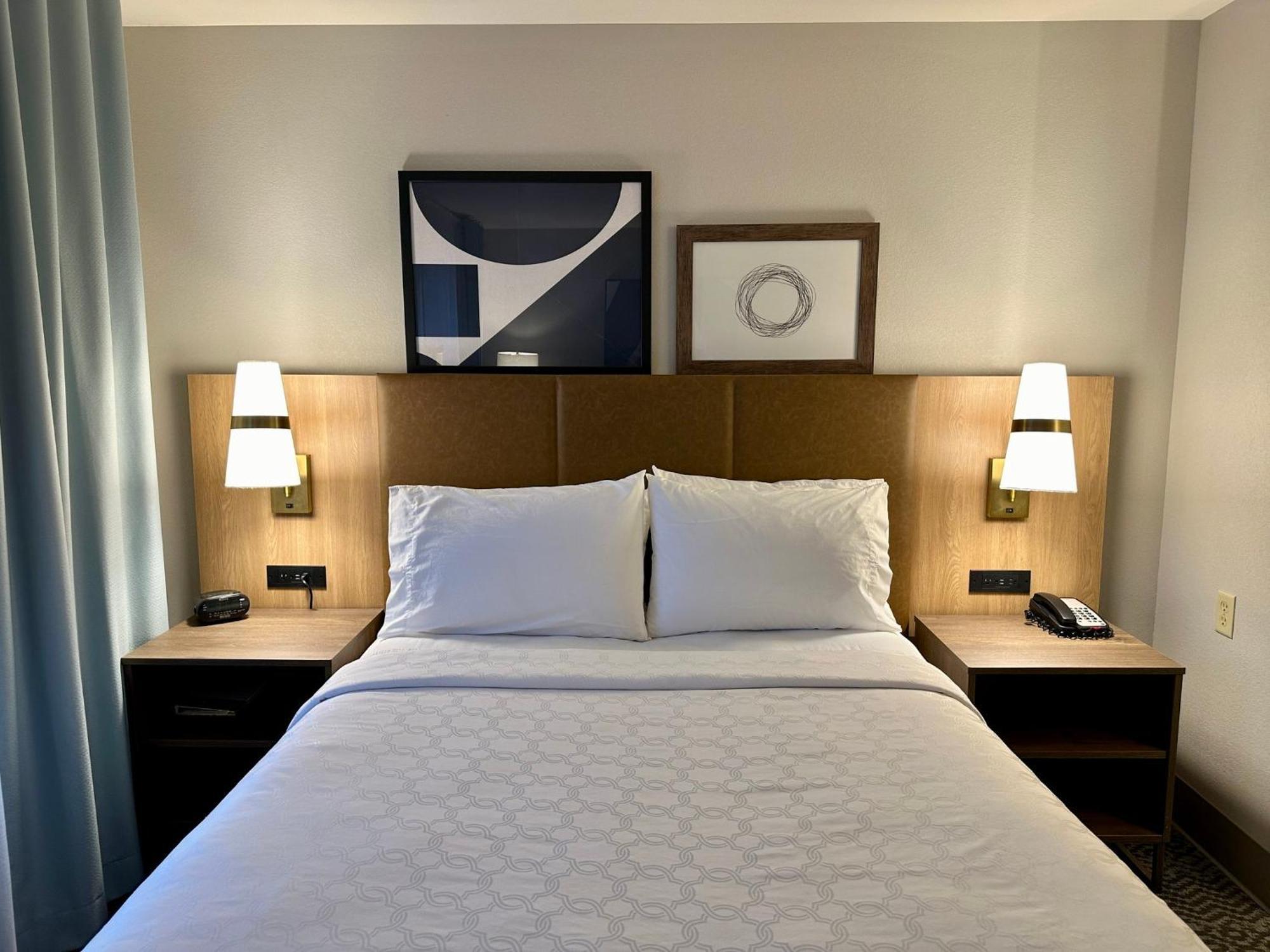Staybridge Suites Milwaukee West-Oconomowoc By Ihg Buitenkant foto