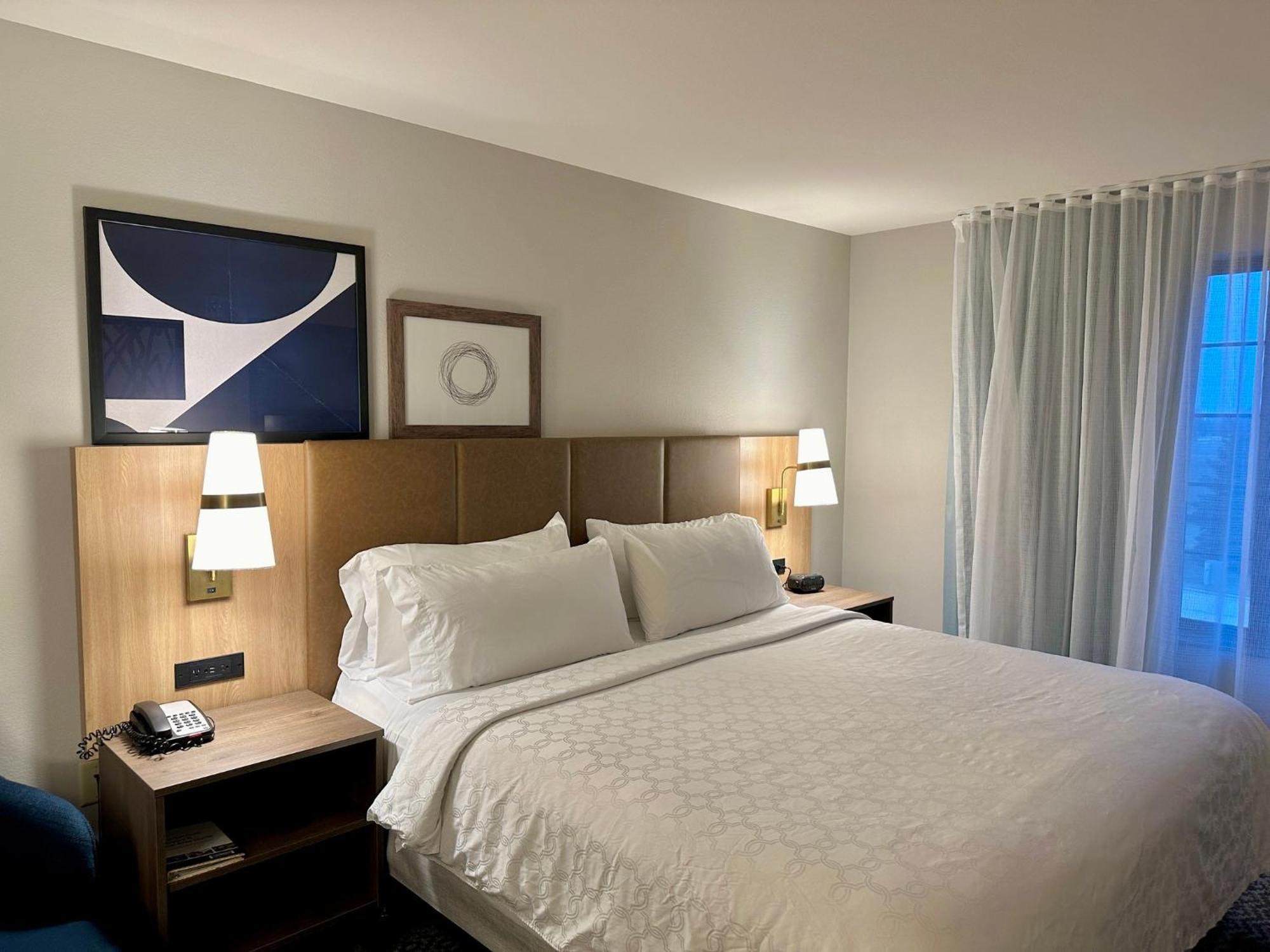 Staybridge Suites Milwaukee West-Oconomowoc By Ihg Buitenkant foto