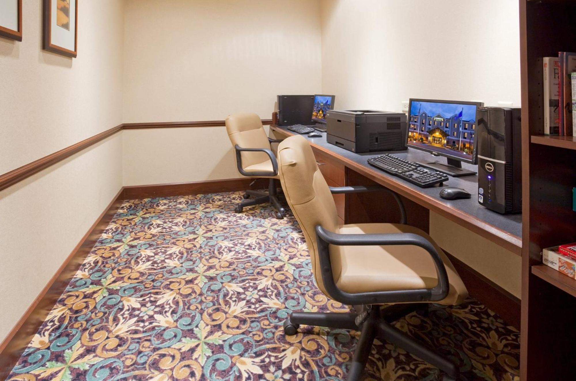 Staybridge Suites Milwaukee West-Oconomowoc By Ihg Buitenkant foto